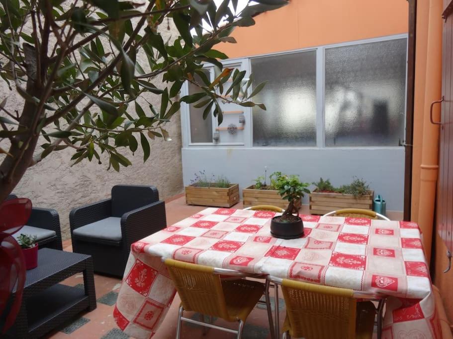 Appartement Spacieux Avec Grand Patio, 1Er Etage Sigean Exterior foto